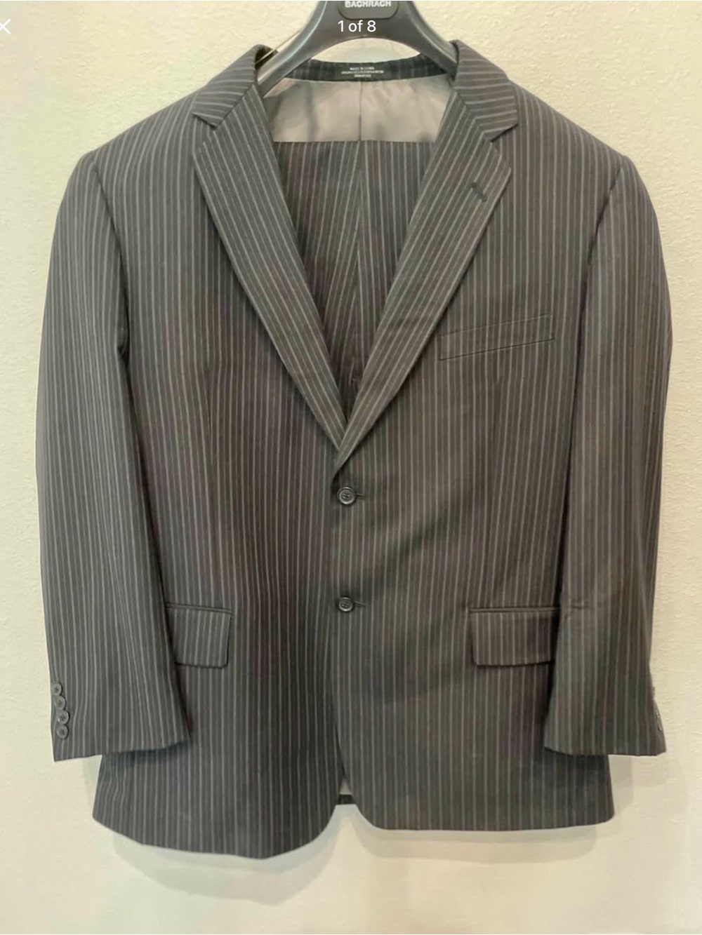 Jones New York City Men's Gray Pinstripe Two-Button Suit
